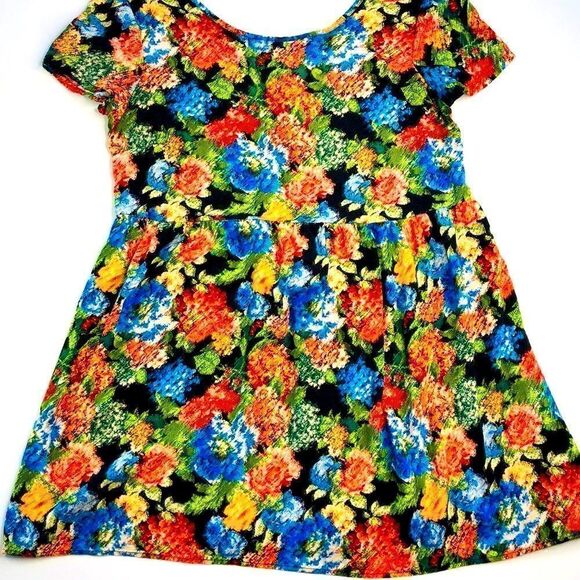 Forever 21 Short-Sleeve Floral Peasant Top, (L) - Picture 7 of 14